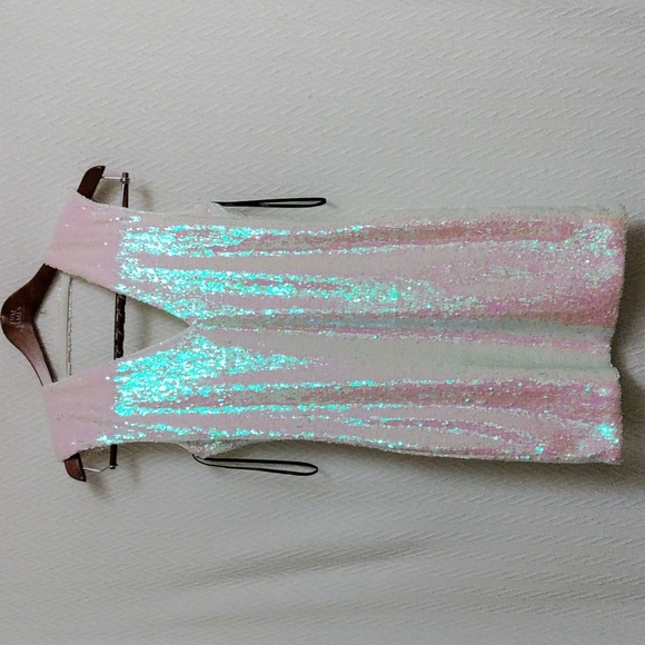 Prelove Forever 21 White iridescent Sequins Sleeveless Mini Dress - Picture 1 of 6